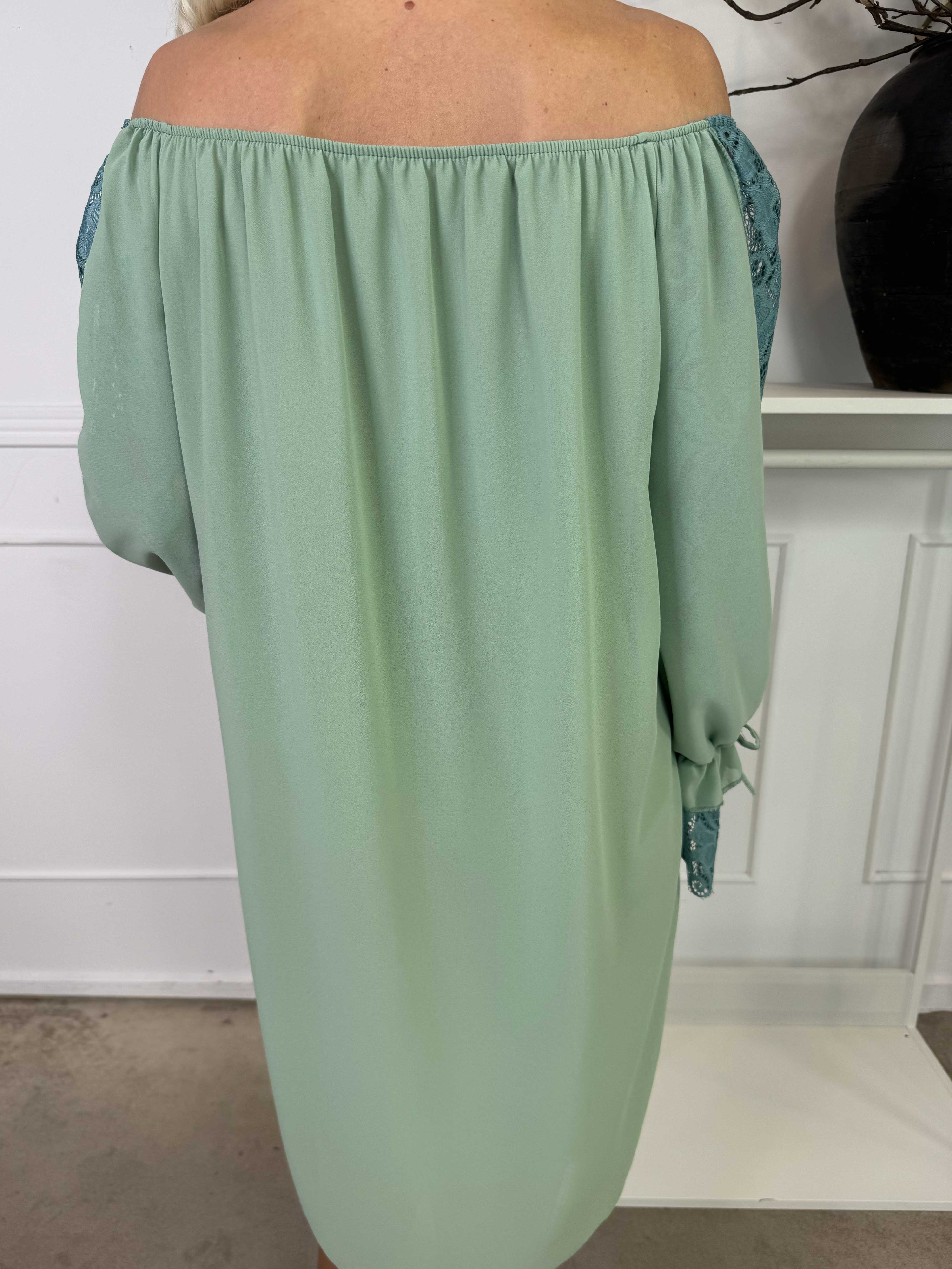 Lupita - Tunikaklänning med ärmar i spets